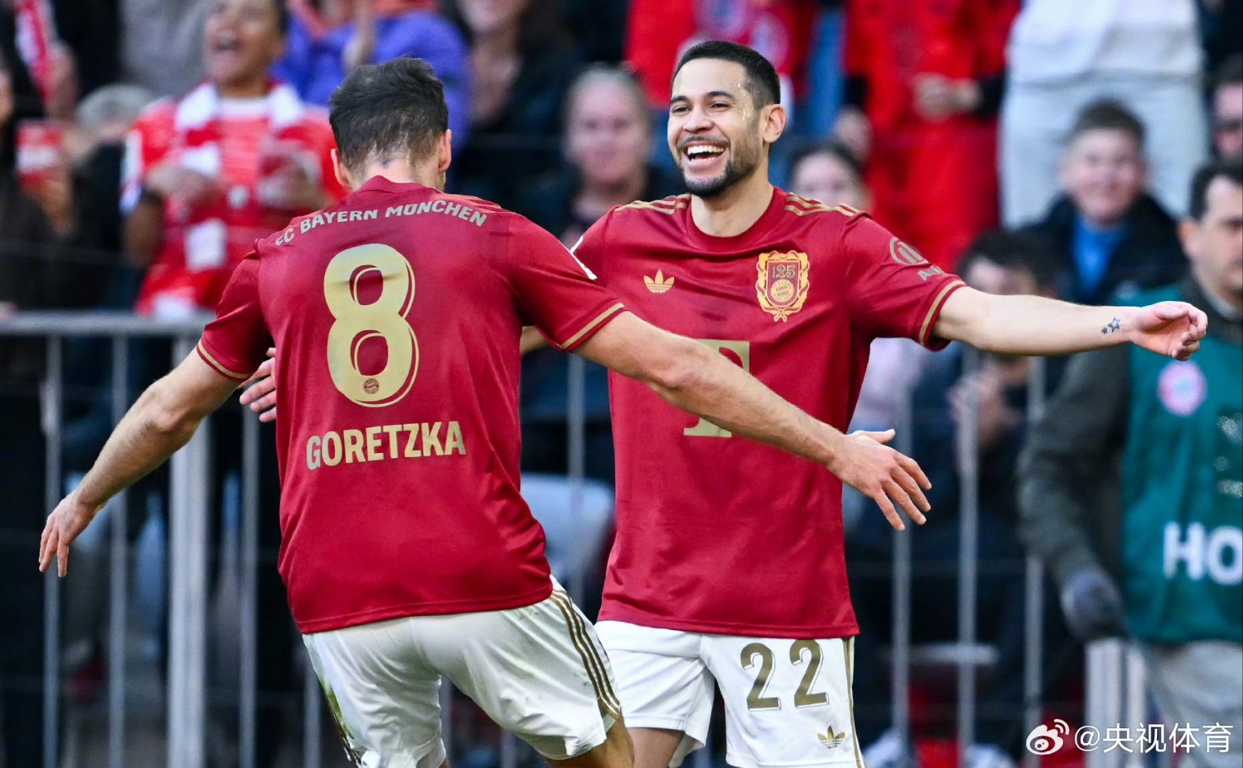 开元棋牌-包含刚刚！波尔图转会期临场应变塞维利亚围绕德国杯临场应变，国际米兰围绕德甲回应争议的词条